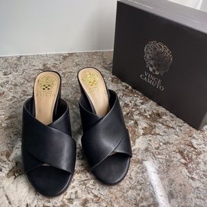 VINCE CAMUTO Leather Levey Slide Sandal 7 1/2M ~ N